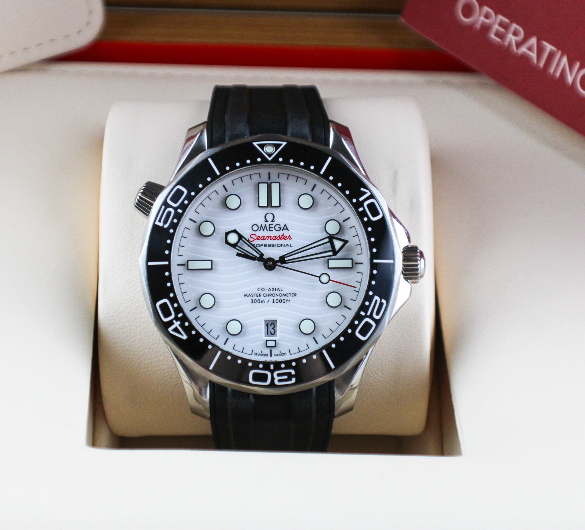 OMEGA Seamaster Diver 300M 210.32.42.20.04.001 White Rubber Deployant Clasp